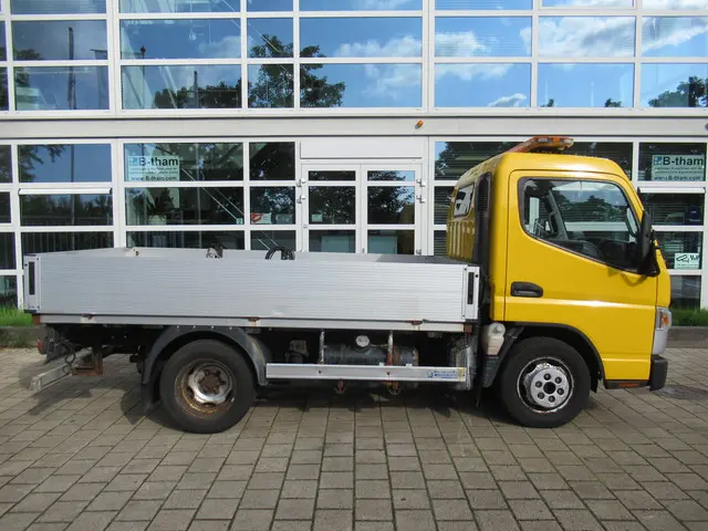 FUSO Canter 2
