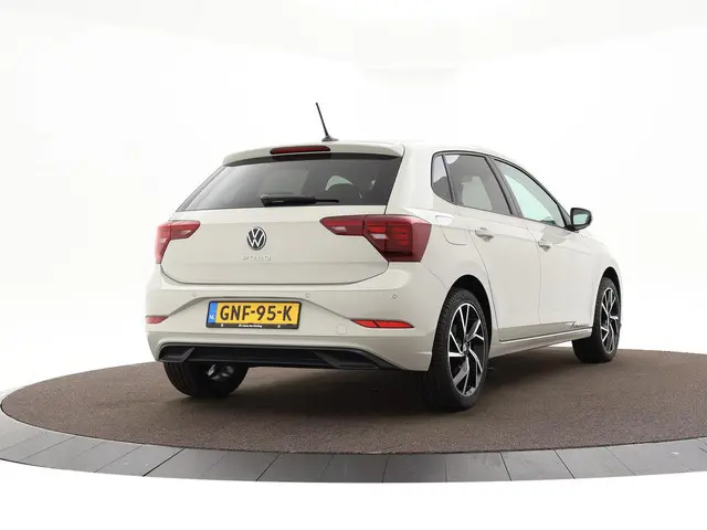 Volkswagen Polo 2