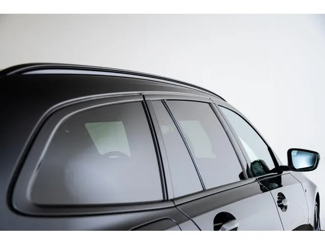 BMW 3 Serie Touring 330i 2023 Benzine 45