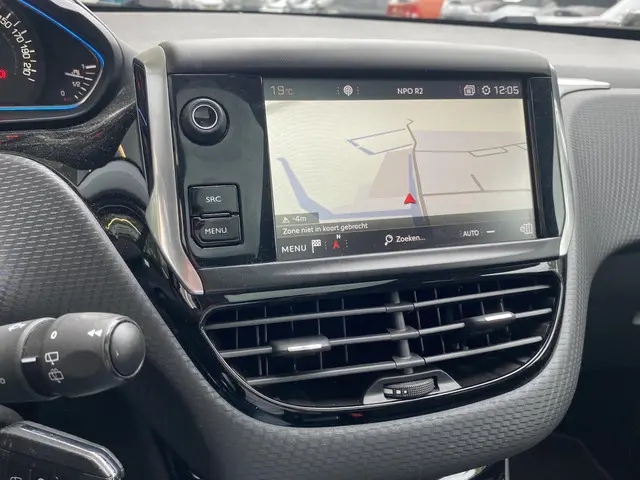 Peugeot 2008 1.2T 110pk Allure 2018 Benzine 15