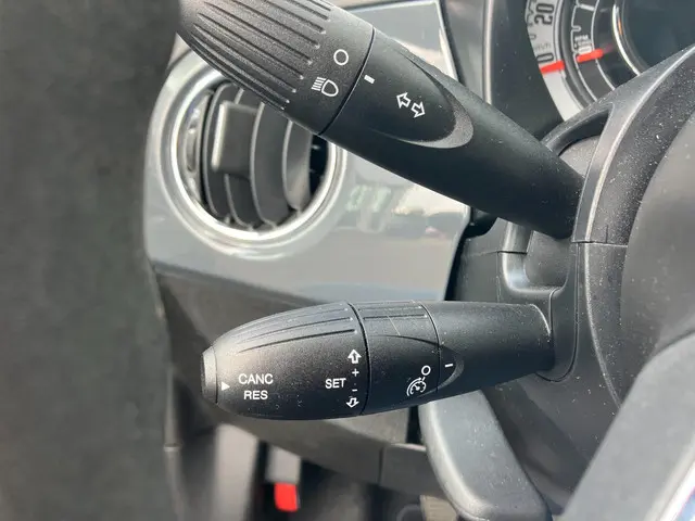 Fiat 500 1.0 Hybrid Carplay 16" lmv 2021 Hybride Benzine 9