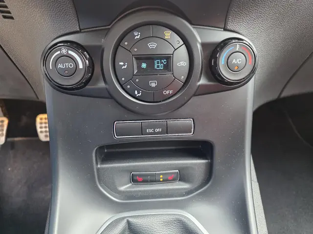 Ford Fiesta 1.6 ST2 2014 Benzine 15