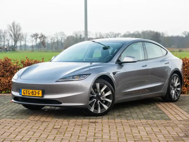 Tesla Model 3 RWD 60 kWh 2024 Elektrisch 2