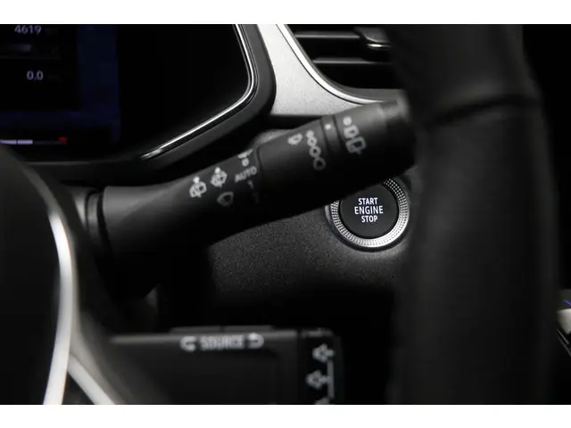 Renault Captur 1.3 mild hybrid 160 techno 2025 Benzine 30