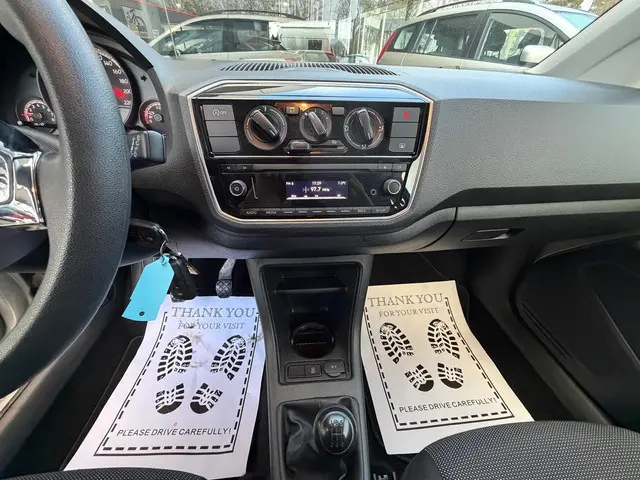 Volkswagen up! 1.0 BMT take up! 2017 Benzine 4