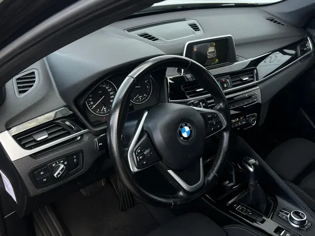 BMW X1 sDrive20i Centennial Executive 2016 Benzine 17