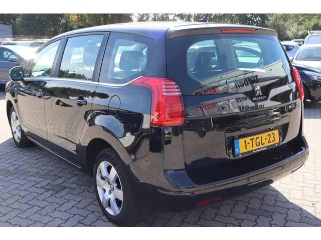Peugeot 5008 1.6 HDi Active 5p. 2014 Diesel 9