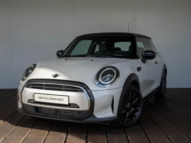 MINI 3-Deurs Cooper Aut. 2023 Benzine 31