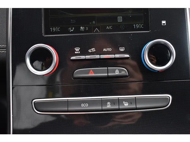 Renault Grand Scénic TCe 140 EDC Bose 2019 Benzine 17