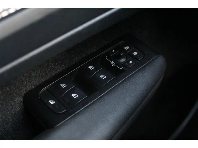 Volvo XC40 Recharge P8 AWD R-Design 2020 Elektrisch 32