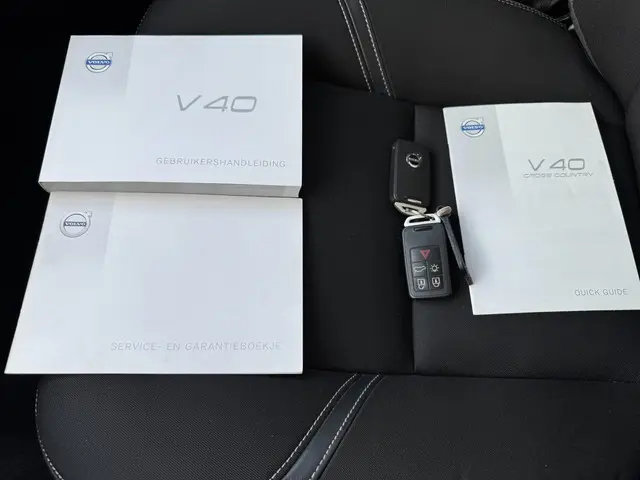 Volvo V40 1.5 T2 R-Design AUTOMAAT!! 2016 Benzine 21