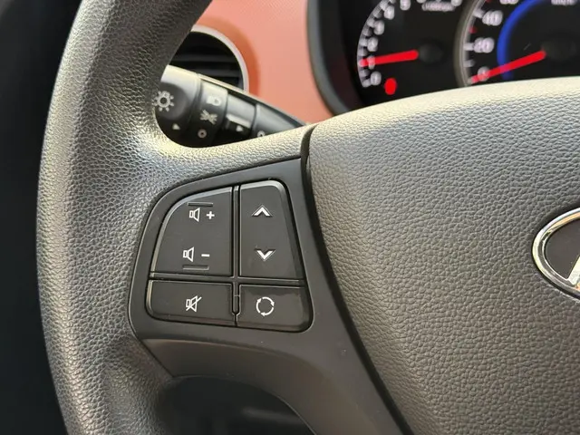 Hyundai i10 1.0i i-Motion Comfort 2016 Benzine 14