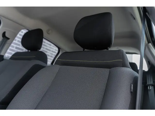 Citroën C3 1.2 PureTech Business 2022 Benzine 19