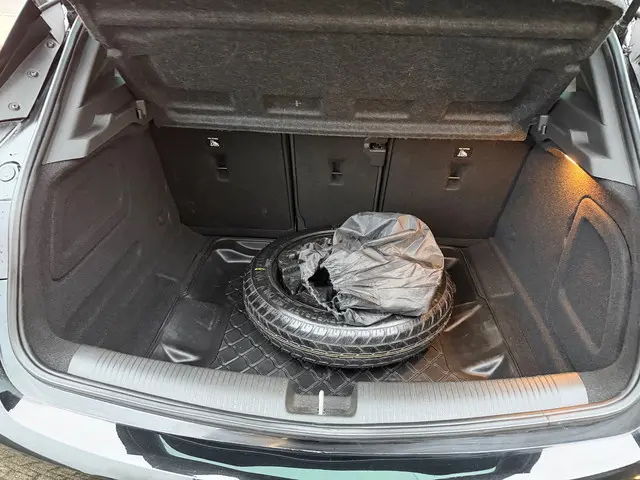 Opel Astra 1.2 Launch Elegance 2020 Benzine 26