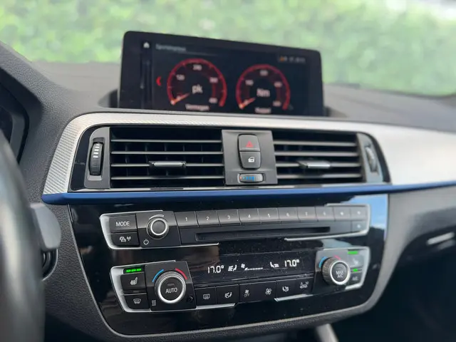 BMW 1 Serie M140i xDrive 2019 Benzine 21
