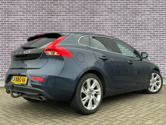 Volvo V40 1.6 T3 Summum 2014 Benzine 3