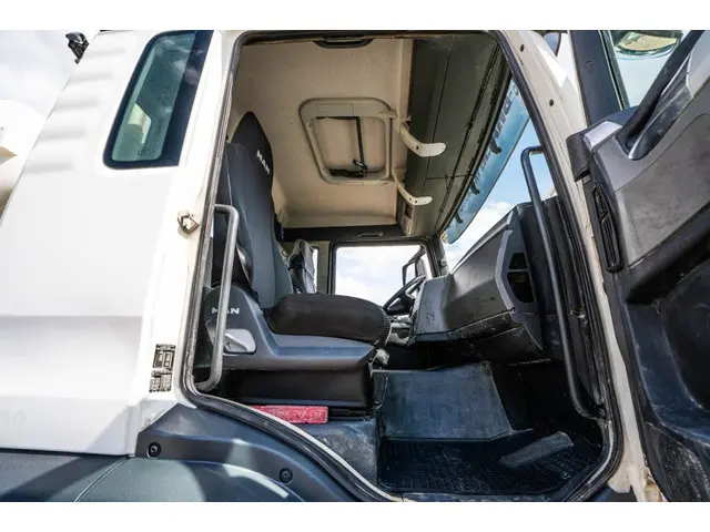 MAN TGS 32 360 BB+ LIEBHERR 9m3 2015 Diesel 16