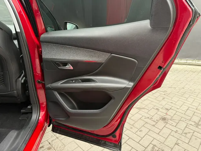 Peugeot 3008 1.2 PureTech Allure 2017 Benzine 33