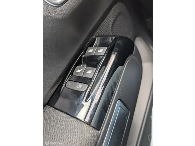 Citroën C3 1.2 PureTech Shine Automaat 2020 Benzine 18