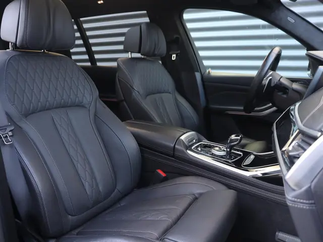 BMW X7 xDrive40i 2021 Benzine 8