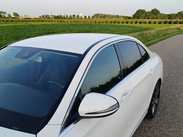 Mercedes-Benz E-Klasse 200 Premium 2017 Benzine 13