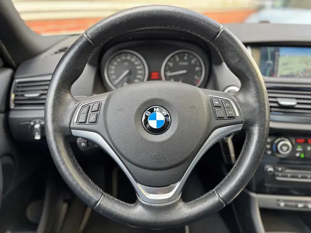 BMW X1 xDrive28i High Executive 2015 Benzine 15