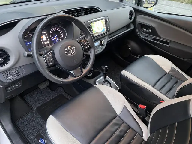 Toyota Yaris 1.5 Hybrid Dynamic 2019 Hybride Benzine 11