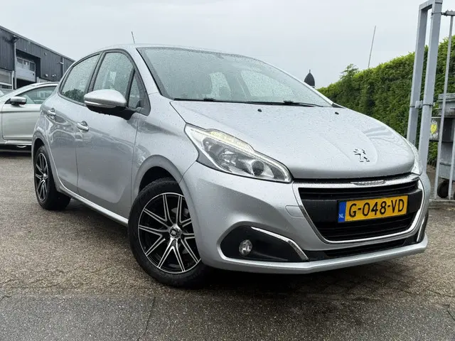 Peugeot 208 1.6 BlUE HDI 2017 Diesel 2