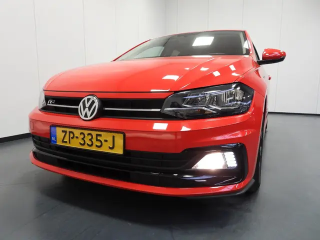 Volkswagen Polo 1.0 MPI R-Line 2019 Benzine 30