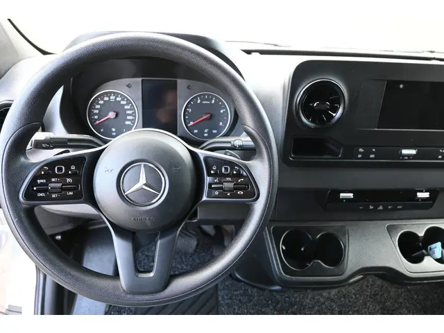 Mercedes-Benz Sprinter 317 CDI L3H2 2024 Diesel 14