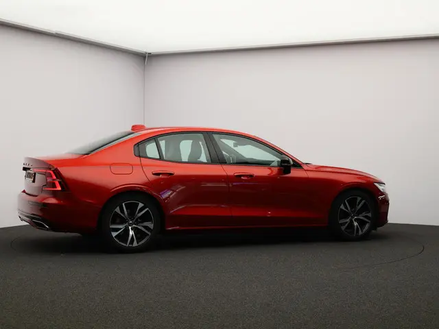 Volvo S60 2.0 B3 R-Design 2020 Benzine 31