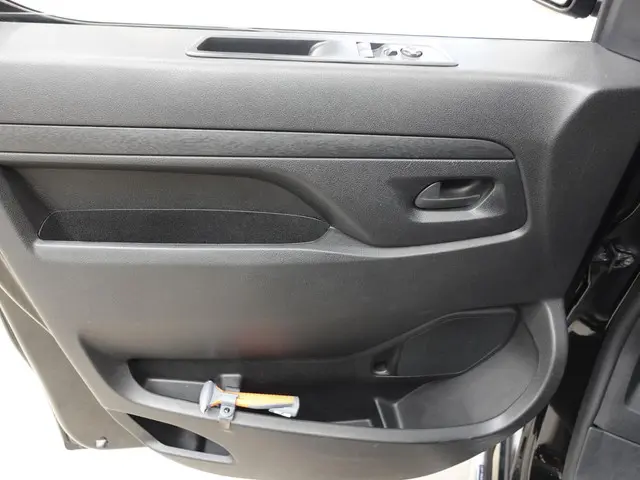 Peugeot Expert 2.0 BlueHDI 145PK L3 2023 Diesel 17