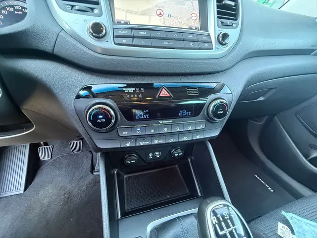 Hyundai Tucson 1.6 GDi Anniversary Edition 2017 Benzine 23