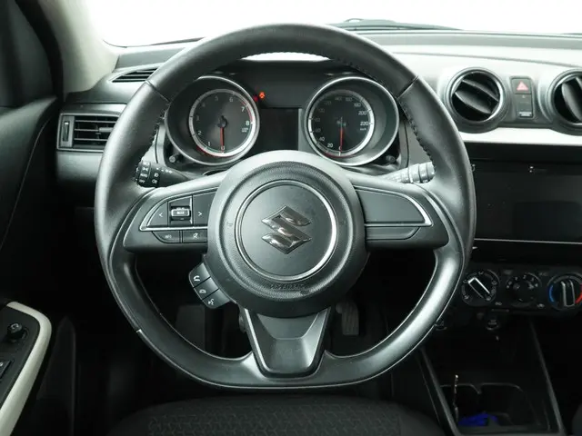 Suzuki Swift 1.2 Select 2018 Benzine 11