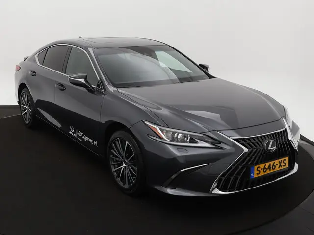 Lexus ES 300h Business Line 2023 Hybride Benzine 21