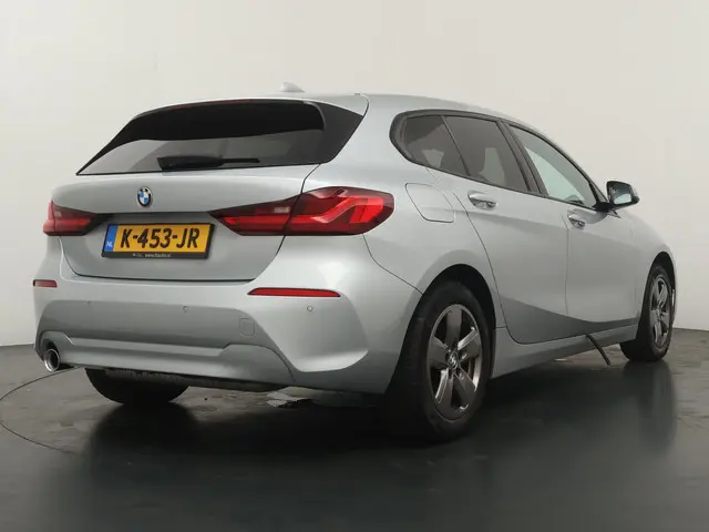 BMW 1 Serie 118i Executive Edition 2021 Benzine 5