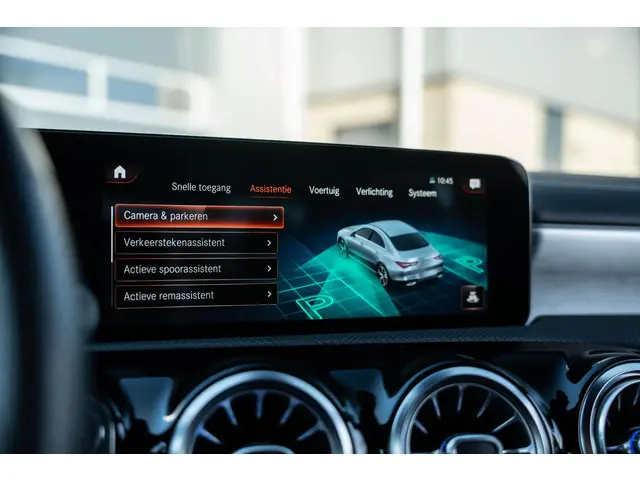 Mercedes-Benz CLA 250 e AMG 2020 Hybride Benzine 33