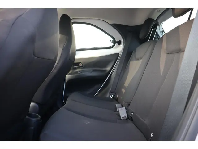 Toyota Aygo X 1.0 VVT-i MT PLAY 2022 Benzine 6