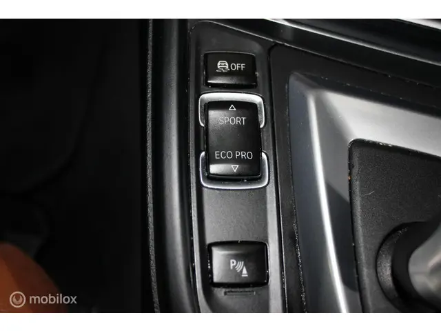 BMW 3 Serie 330e Luxury 2015 Hybride Benzine 16