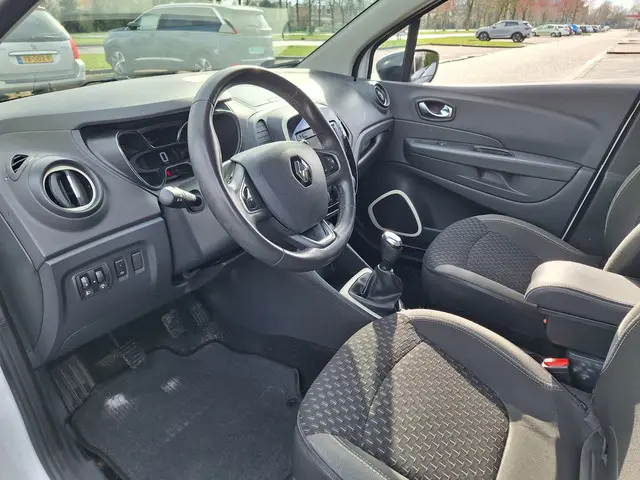 Renault Captur 0.9 TCe Zen TREKHAAK 2018 Benzine 9