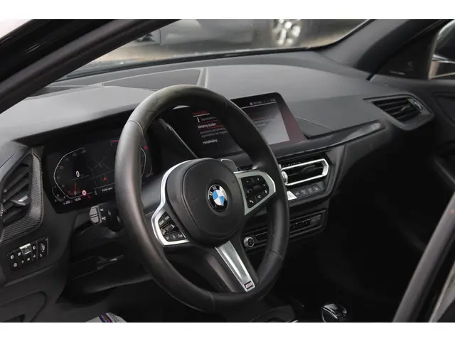 BMW 1 Serie 120i High Executive Edition 2021 Benzine 28