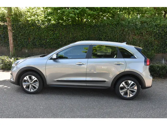 Kia e-Niro DynamicLine 39 kWh 2022 Elektrisch 3