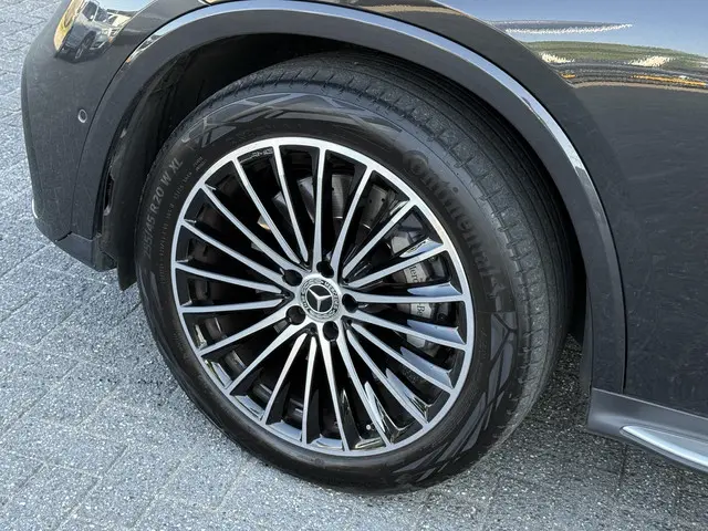 Mercedes-Benz GLC 400e 4M AMG 2023 Hybride Benzine 26