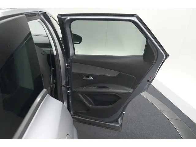 Peugeot 3008 PureTech 130 EAT8 Crossway 2020 Benzine 66