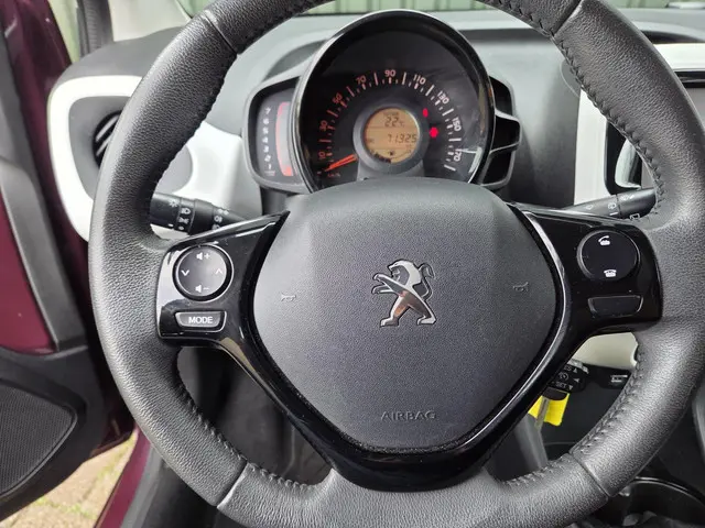Peugeot 108 1.0 VTi Allure 2014 Benzine 13