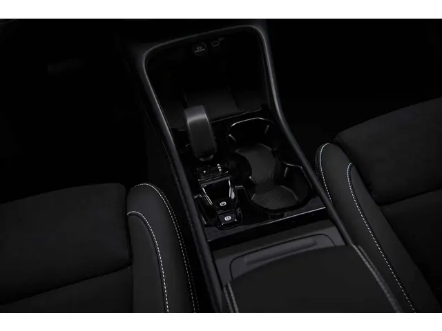 Volvo XC40 2.0 B4 Plus Black Edition 2025 Benzine 12