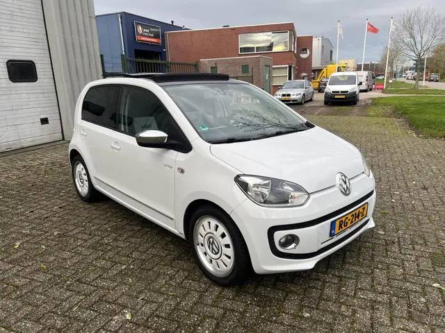 Volkswagen up! 1.0 high up! BlueMotion 2012 Benzine 6
