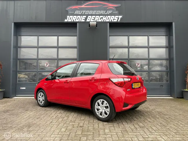 Toyota Yaris 1.5 Hybrid Aspiration 2017 Hybride Benzine 6
