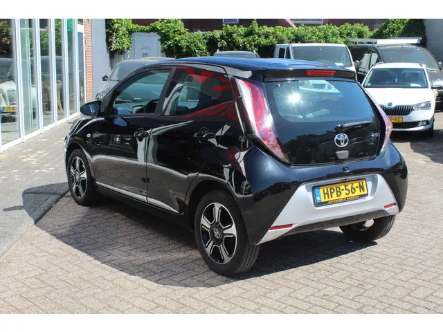 Toyota Aygo 1.0 VVT-i x-clusiv//Camera//ECC!! 2014 Benzine 24