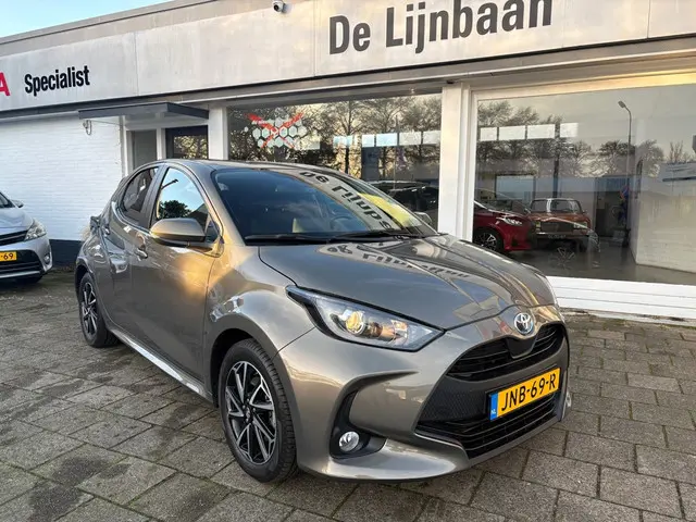 Toyota Yaris 1.5 Hybrid Dynamic 2022 Hybride Benzine 7
